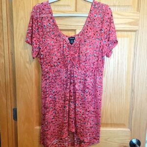 TORRID SHEERED FRONT SHORT SLEEVE FLORAL TOP